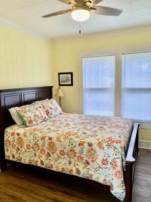 3 quartos, ferros/tábuas de passar roupa, Wi-Fi, roupa de cama