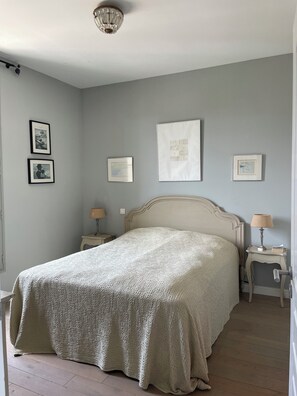 2 bedrooms, iron/ironing board, WiFi, bed sheets - Calvi Corsica (Calvi)