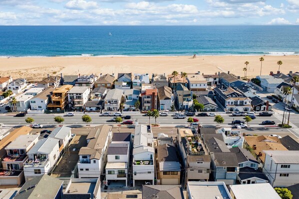 Interior - Private Rooftop + Steps to the Beach Chic Design Seaside Style by Avantstay (Newport Beach)