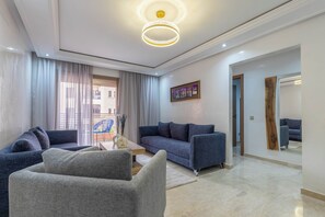 Living area - Stylish apartment with swimming pool, sauna and hammam in central Marrakech   (Marrakech)