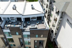 Exterior - Nights Above It All | Rooftop Lounge + Hot Tub (Nashville)