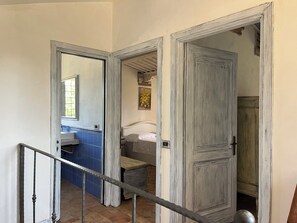 2 bedrooms, iron/ironing board, WiFi, bed sheets - Country villa with private pool surrounded by greenery. With barbecue and patio (Lazio)