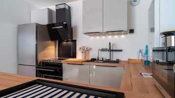 冰箱、微波炉、烤箱、洗碗机