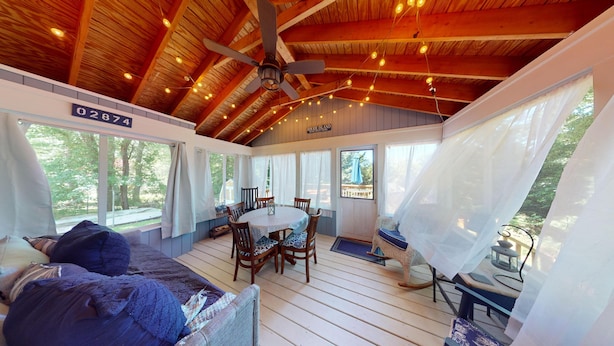 Dining - "Charming 2-Bedroom Home in Narragansett with Private Beach Access and WiFi" (Narragansett)