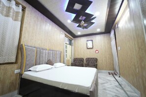 2 dormitoris, planxa i posts de planxar, wifi i roba de llit 