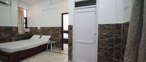 1 chambre, fer et planche à repasser, Wi-Fi, draps fournis