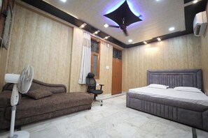 1 habitación, wifi y ropa de cama