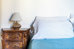 3 makuuhuonetta, silitysrauta/-lauta, ilmainen Wi-Fi, vuodevaatteet