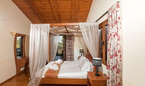 3 Schlafzimmer, Schreibtisch, Bügeleisen/Bügelbrett, WLAN