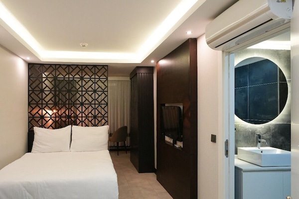 Kamar Eksekutif | Brankas dan Wi-Fi gratis