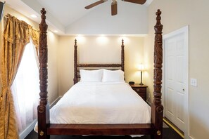 Cabin, 1 Queen Bed, Non Smoking (Overlook) | Free WiFi, bed sheets - Lake Lure Inn & Spa (Lake Lure)