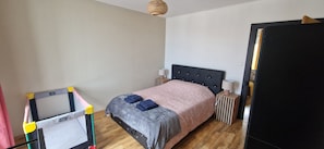 1 bedroom, desk, iron/ironing board, WiFi - Le P'tit Colin 1er (Pontarlier)