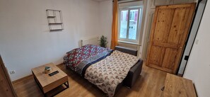 1 bedroom, desk, iron/ironing board, WiFi