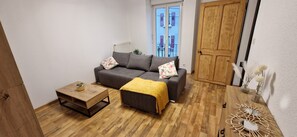 Living area - Le P'tit Colin 1er (Pontarlier)
