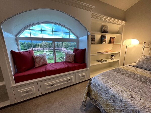 1 makuuhuone, työpöytä, Wi-Fi, vuodevaatteet