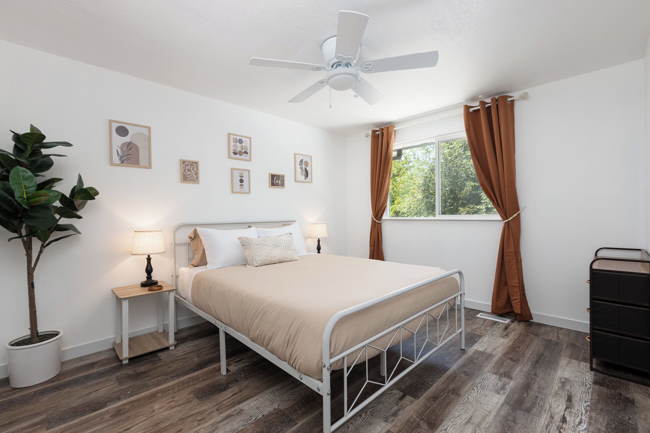 2 bedrooms, iron/ironing board, travel crib, free WiFi