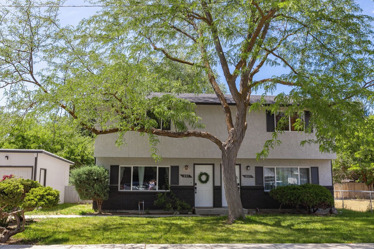 2 Condos, Minutes From Downtown, Parks, and Freeway!