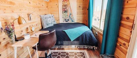 1 slaapkamer, een kluis op de kamer, een bureau, gratis wifi