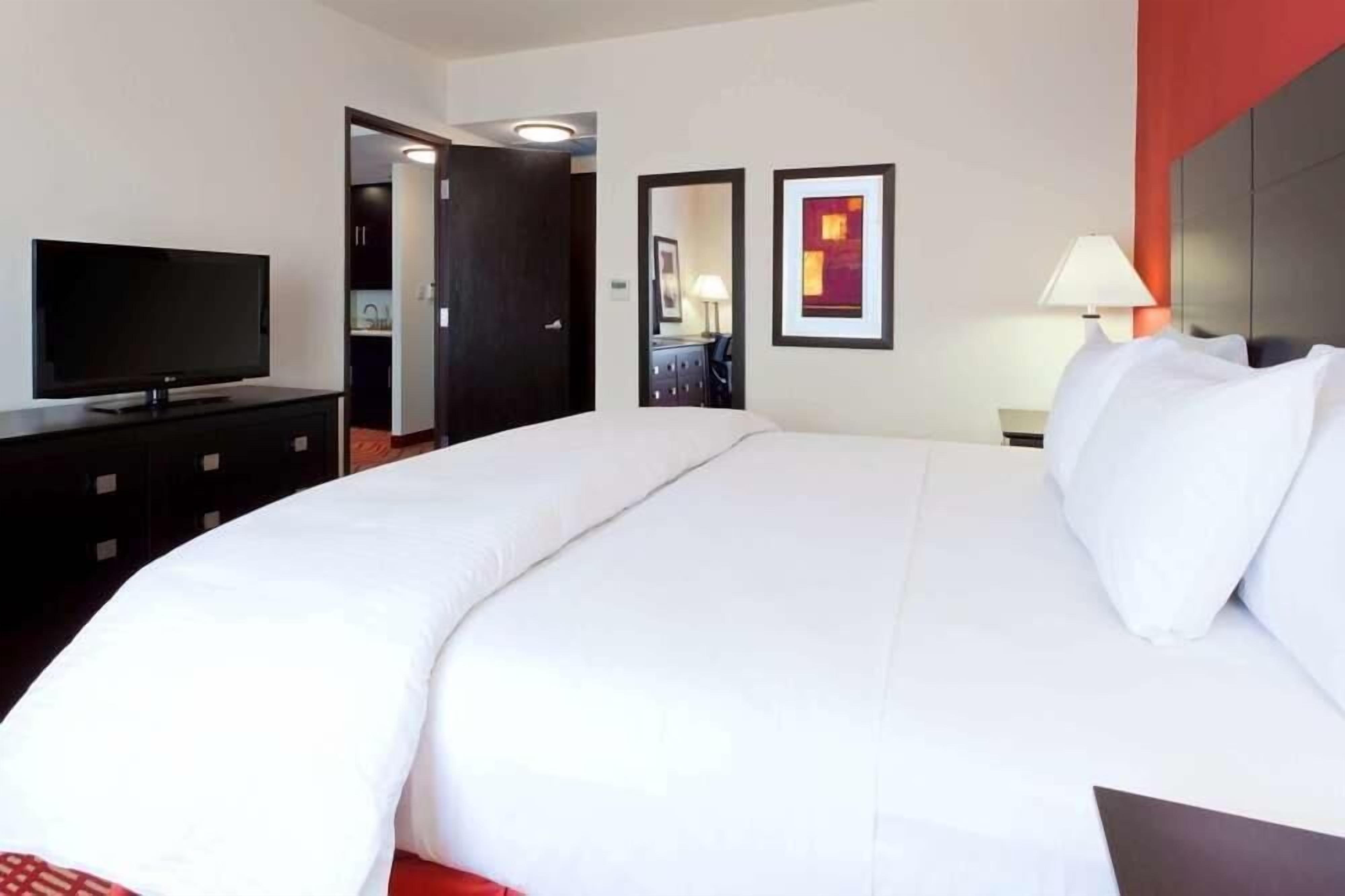 Junior Room, 1 King Bed