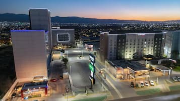 Fassade der Unterkunft â Abend/Nacht