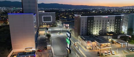 Fassade der Unterkunft – Abend/Nacht