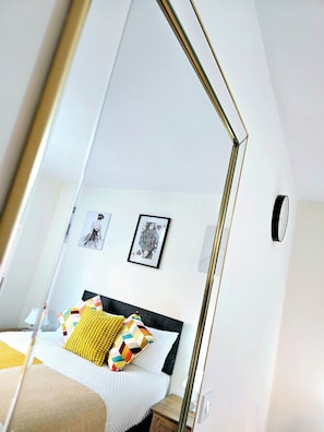 2 soverom, strykejern/-brett, wi-fi (inkludert) og sengetøy