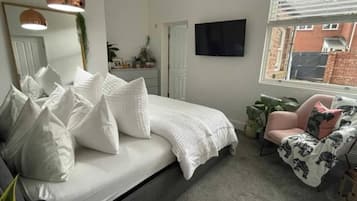 1 bedroom, iron/ironing board, free WiFi, bed sheets