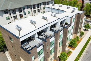 Exterior - Sapphire Loft - 4 Bdrm/4.5 Bath - Rooftop Patio (Nashville)