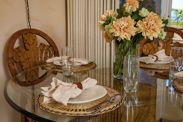 Studio (MKV-C255) | Sala de jantar