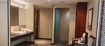 Baicheng Guesthouse