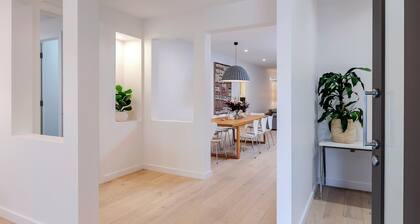 Castle - Pet Friendly, City Fringe, Office, Garage