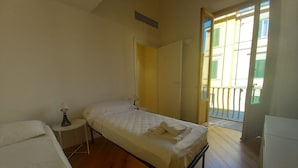 Unclassified image, 5 of 11, button - Orcagna Tri in Firenze (Florence)