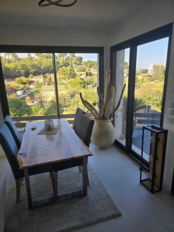 تناول الطعام