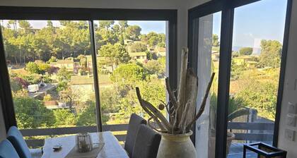 VILLA CONTEMPORAINE A PROXIMITE DES PLAGES