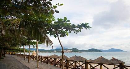 Haibian Dujiawu Hotel (Sanya Dadonghai)