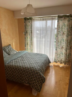 3 dormitorios, tabla de planchar con plancha, wifi y ropa de cama