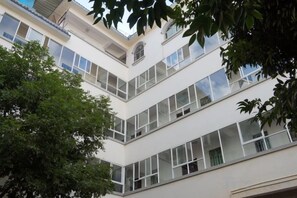 Unclassified image, 5 of 6, button - Shiping Jinbi Hotel (Shiping)