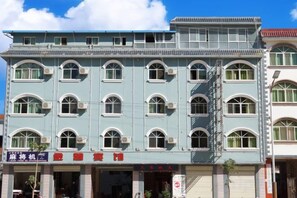 Unclassified image, 3 of 6, button - Shiping Jinbi Hotel (Shiping)