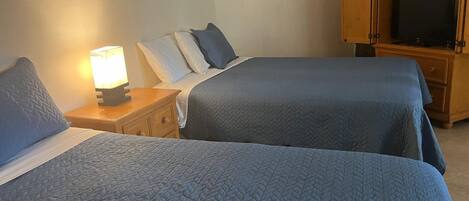 2 bedrooms, iron/ironing board, free WiFi, bed sheets