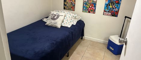 2 dormitorios, tabla de planchar con plancha, wifi gratis y ropa de cama