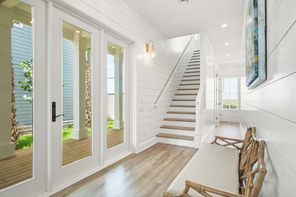 Interior - C Shell 107 FI (Port Aransas)