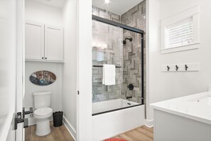 Interior - C Shell 107 FI (Port Aransas)
