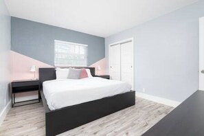 2 soverom, strykejern/-brett, wi-fi og sengetøy