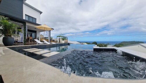 Plongez dans l'élégance de cette superbe Villa à La Réunion