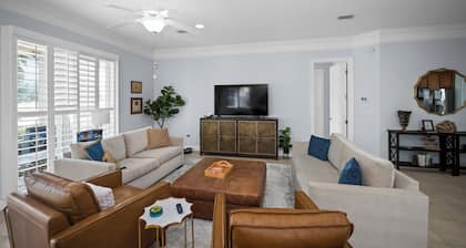 Ground floor condo at Peninsula. Coastal living with golf course views!