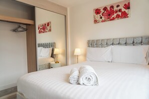 3 bedrooms, desk, iron/ironing board, free WiFi - 3 Bedroom, 3.5 Bathroom House, Goodwood, Chichester (Chichester)