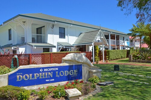 Dolphin Lodge- Self contained apartments-200 meters from Middleton Beach