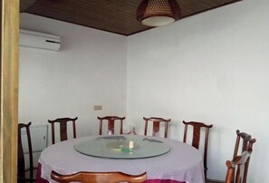 Restaurant - yi xian hong cun Yue han bo Inn (Yi County)