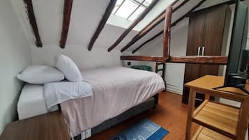 1 bedroom, WiFi, bed sheets