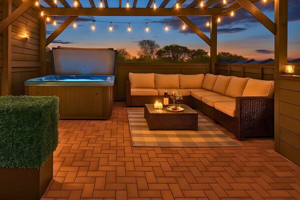 Outdoor spa tub